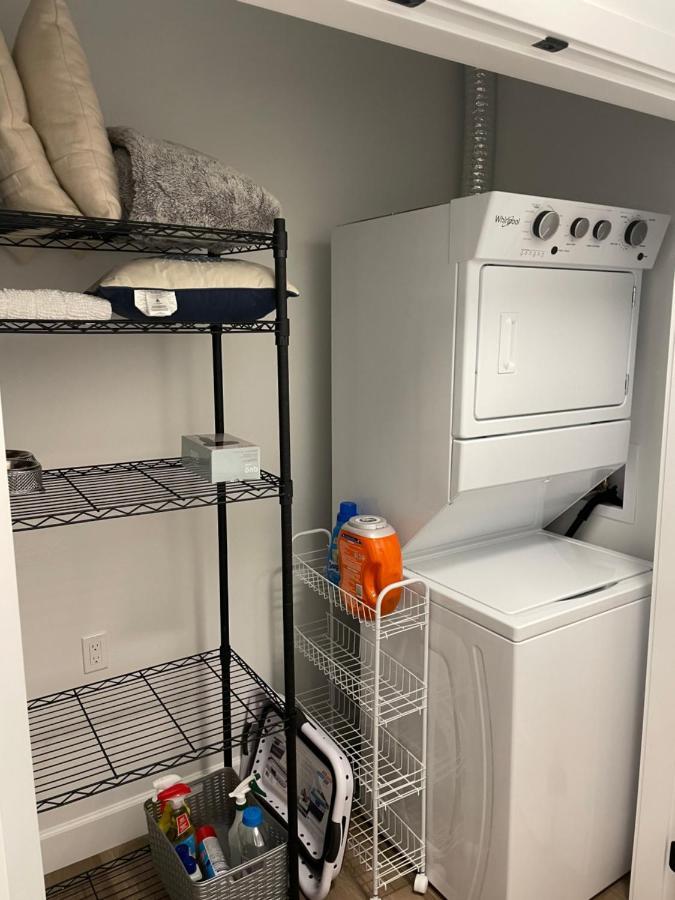Adorable 1 Bedroom Suite- A Skip To Galloping Goose 빅토리아 외부 사진