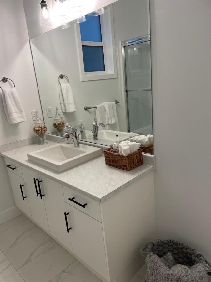 Adorable 1 Bedroom Suite- A Skip To Galloping Goose 빅토리아 외부 사진